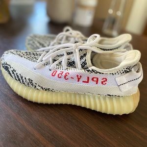 YEEZY 350 boost zebra women’s 8 men’s 6.5